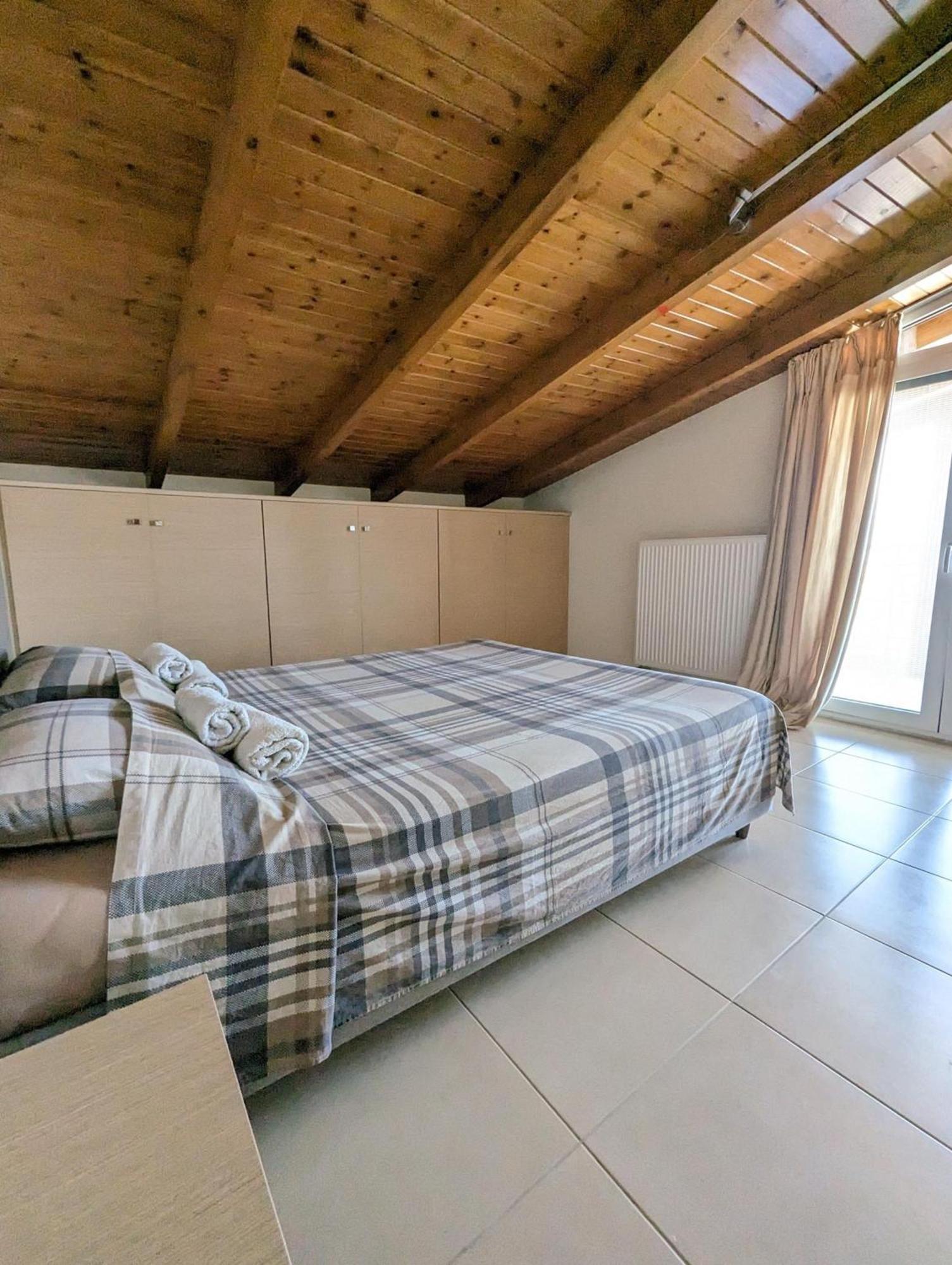 Samaras Apartments In Kamena Vourla Luaran gambar