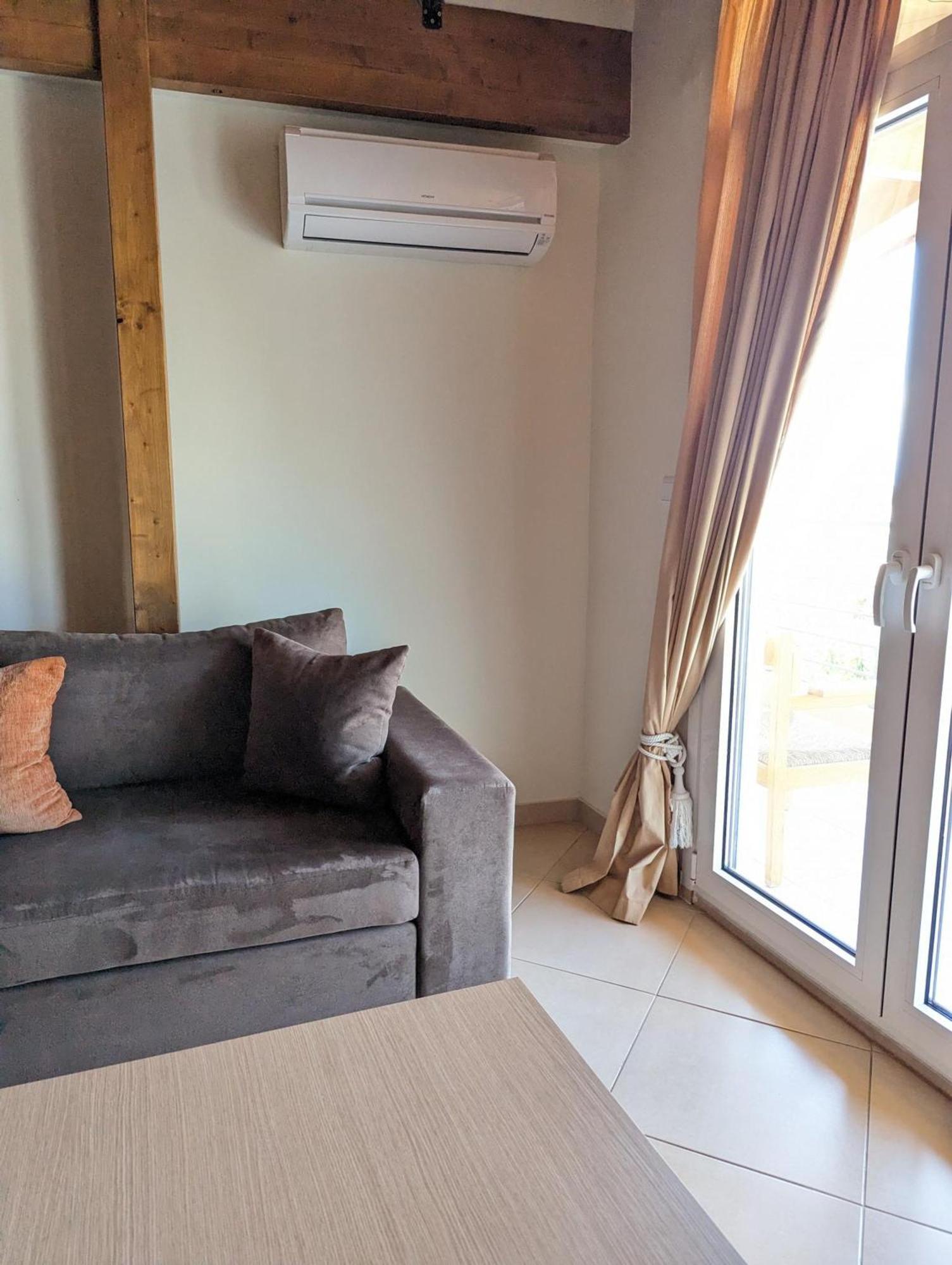 Samaras Apartments In Kamena Vourla Luaran gambar