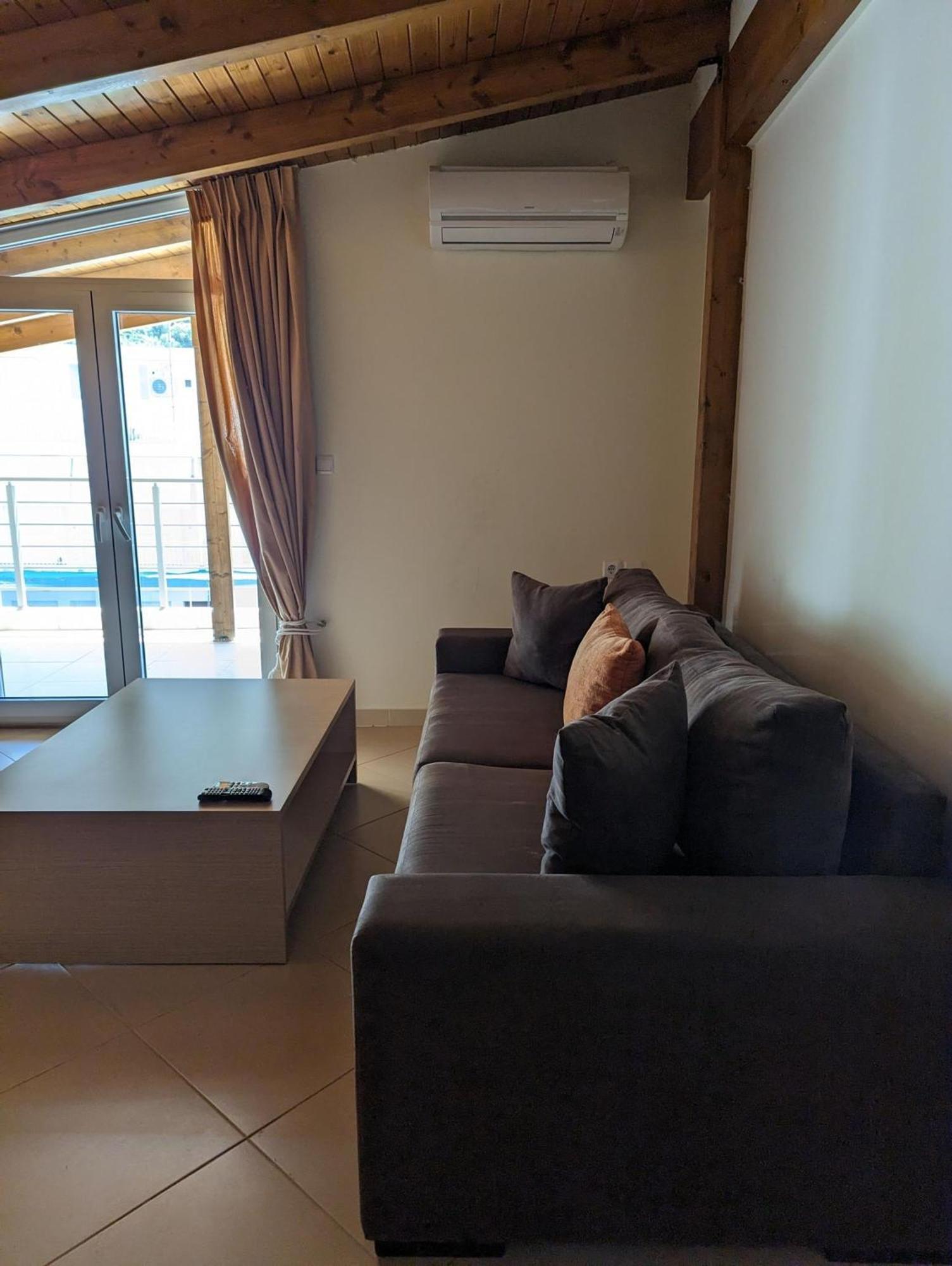 Samaras Apartments In Kamena Vourla Luaran gambar
